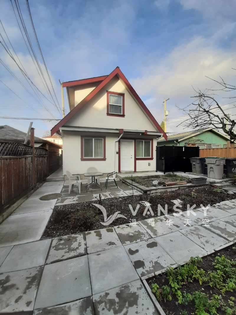 230306120258_7 laneway back door view.jpg